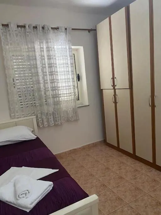 地拉那Dario House公寓